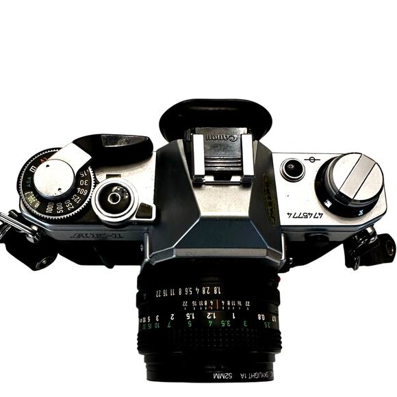 Canon AE-1 SLR Film Camera + Canon FD 50 mm 1:18 Lens + Speedlite 188A Flash - Picture 4 of 8